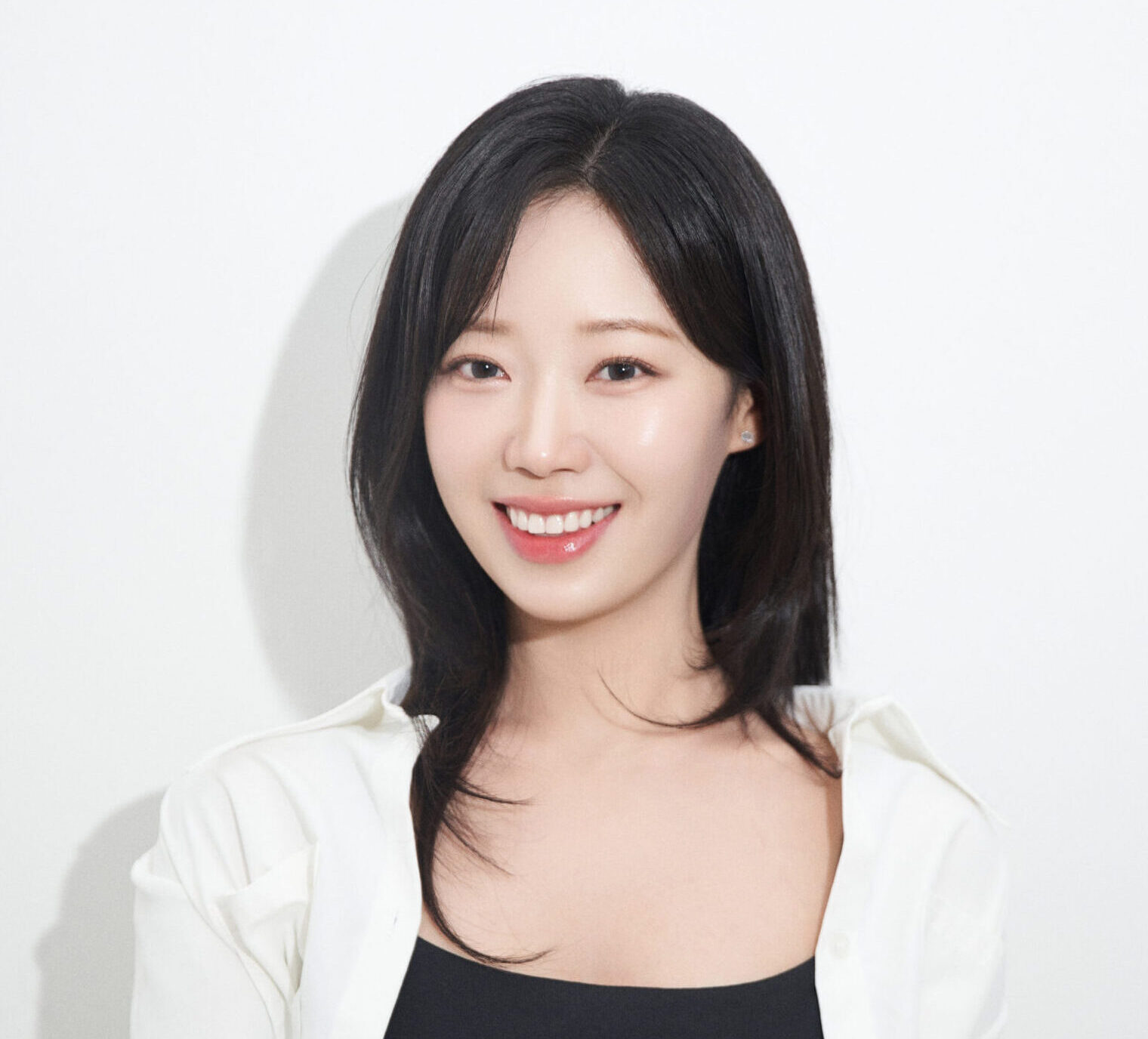 About Us 17 Junhee Kim
